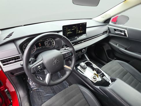 Used 2025 Mitsubishi Outlander SE AWD/4WD image 20