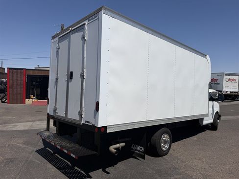 Used 2022 GMC Savana 3500 Extended w/ Power Convenience Package RWD image 3