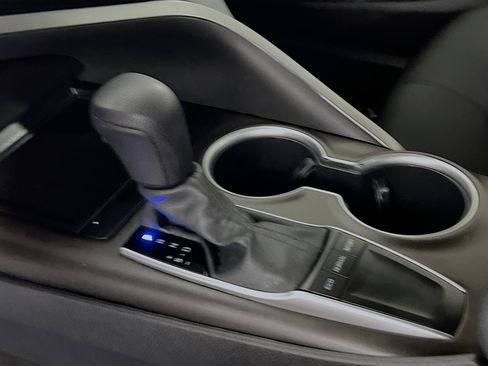 Used 2022 Toyota Camry LE image 23