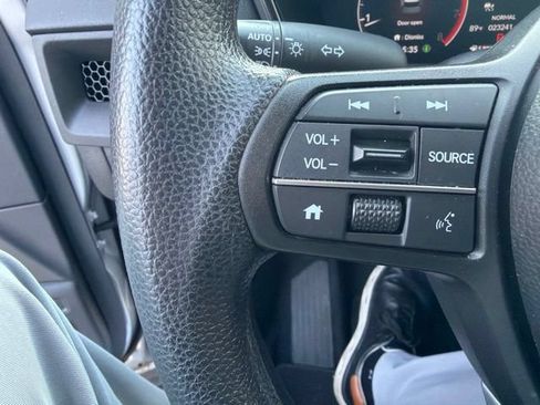 Used 2025 Honda CR-V EX image 11