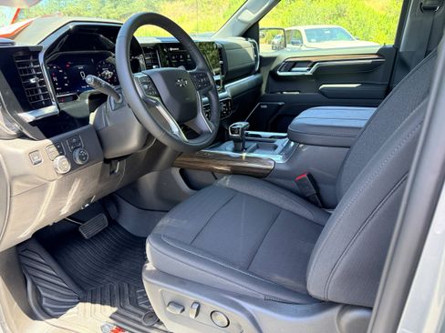 New 2026 Chevrolet Silverado 1500 LT Trail Boss w/ Convenience Package II AWD/4WD image 11