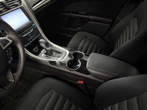 Used 2014 Ford Fusion SE image 5