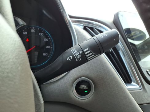 Used 2018 Chevrolet Malibu LT image 18