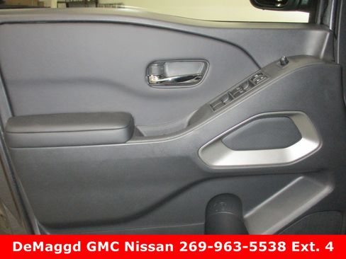 New 2026 Nissan Frontier SV w/ SV Convenience Package image 12