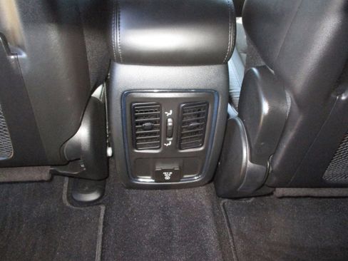 Used 2022 Jeep Grand Cherokee Laredo X image 41