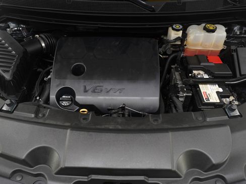 Used 2020 Chevrolet Traverse LT w/ LT Premium Package image 34