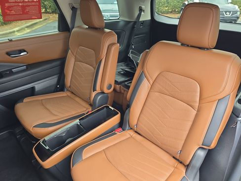 Certified 2023 Nissan Pathfinder Platinum image 14