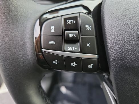 Used 2022 Ford Escape SE w/ Cold Weather Package image 17