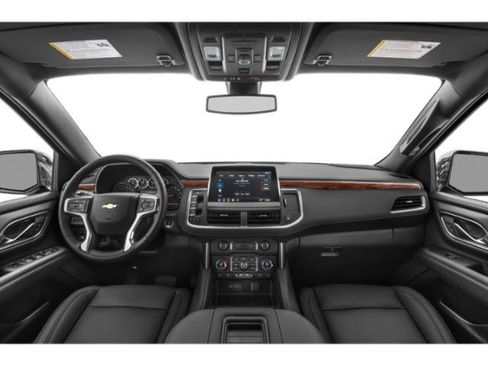 Used 2024 Chevrolet Suburban LT w/ Luxury Package RWD image 11