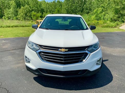 Used 2019 Chevrolet Equinox LS AWD/4WD image 3