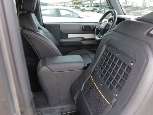 Used 2023 Ford Bronco Badlands image 35