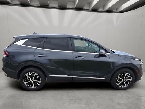 Used 2024 Kia Sportage EX AWD/4WD image 6