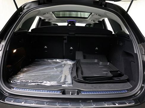 Used 2023 Mercedes-Benz GLC 300 4MATIC image 29