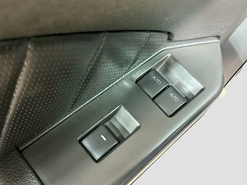 Used 2010 Ford Mustang GT Premium RWD image 18