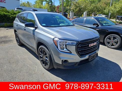 Used 2023 GMC Terrain SLT w/ Tech Package AWD/4WD image 2