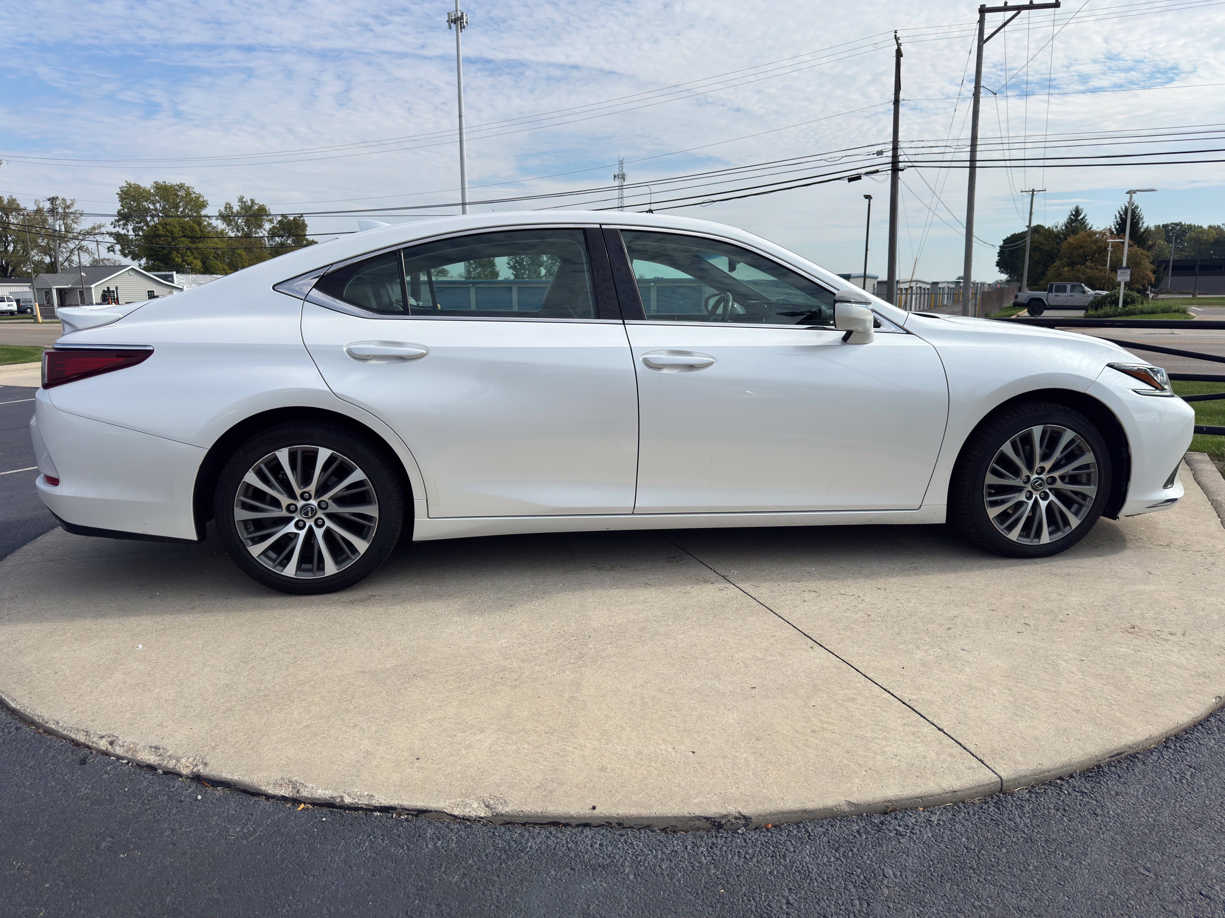 Used 2020 Lexus ES 350 w/ Premium Package FWD image 8