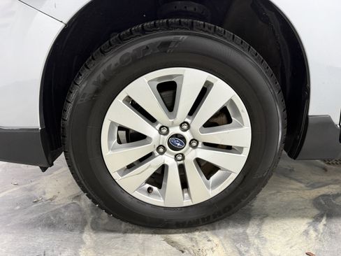 Used 2019 Subaru Outback 2.5i Premium image 26