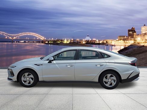 Certified 2026 Hyundai Sonata SE FWD image 2