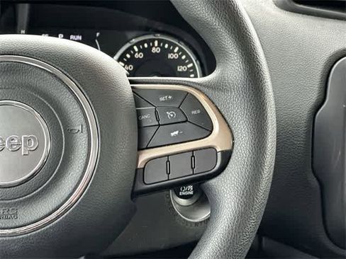 Used 2017 Jeep Renegade Sport w/ Power & Air Group image 8