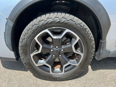 Used 2015 Subaru Crosstrek 2.0i Premium image 9