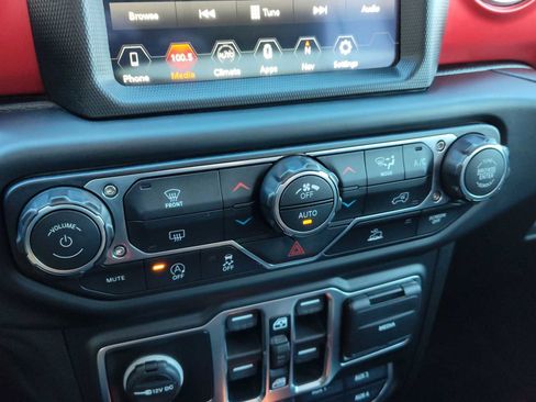 Used 2020 Jeep Gladiator Rubicon image 23