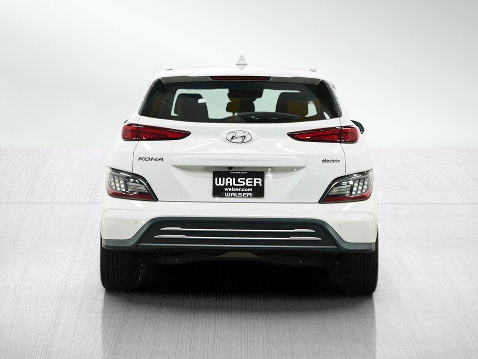 Certified 2023 Hyundai Kona Limited w/ Cargo Package FWD image 4