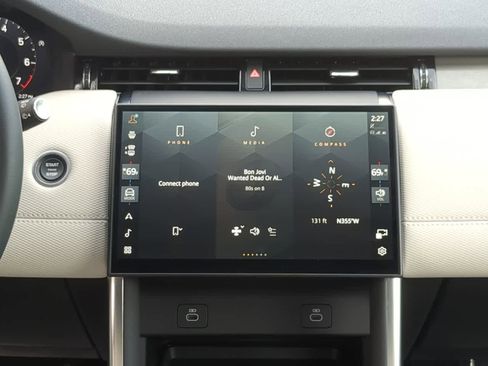 Certified 2025 Land Rover Discovery Sport Dynamic SE image 29