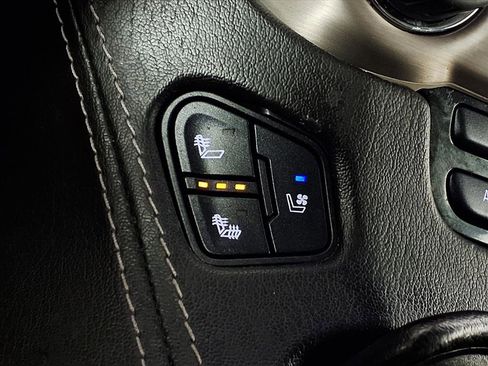 Used 2018 GMC Yukon Denali image 14