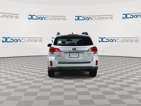 Used 2011 Subaru Outback 2.5i Limited w/ PWR Moonroof Pkg image 8