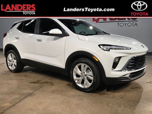 Used 2024 Buick Encore GX Preferred FWD image 1