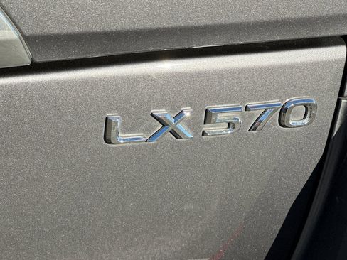 Used 2017 Lexus LX 570 4WD image 12