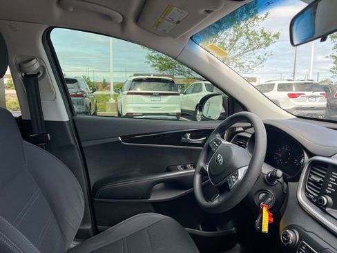 Used 2019 Kia Sorento FWD V6 image 32