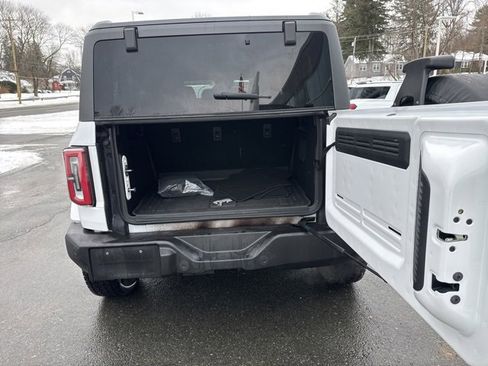 Used 2024 Ford Bronco Outer Banks image 9