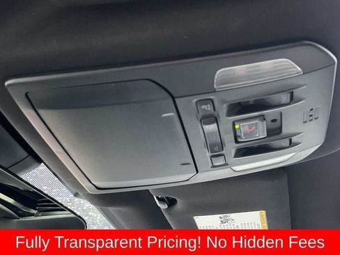Used 2022 Toyota Highlander XSE AWD/4WD image 34
