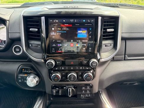 Used 2022 RAM 1500 Laramie AWD/4WD image 28