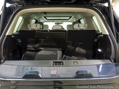 Used 2025 Ford Expedition Platinum w/ Platinum Ultimate Package AWD/4WD image 26