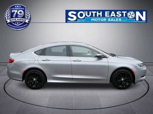 Used 2016 Chrysler 200 Limited w/ Convenience Group FWD image 8