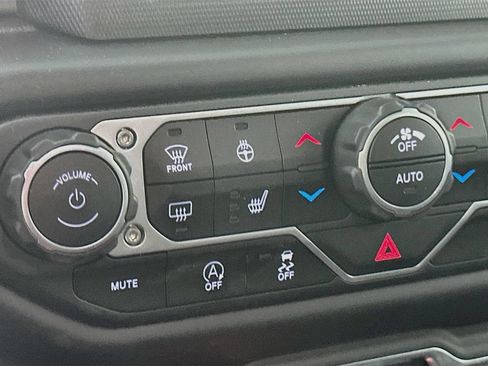 Used 2021 Jeep Wrangler Unlimited Sport AWD/4WD image 30