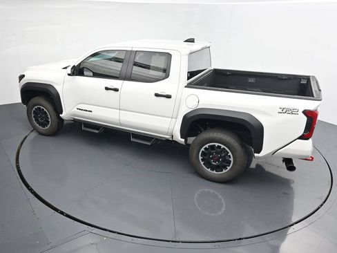 Used 2024 Toyota Tacoma TRD Off-Road AWD/4WD image 27