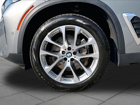 Used 2024 BMW X5 xDrive40i w/ Premium Package AWD/4WD image 10