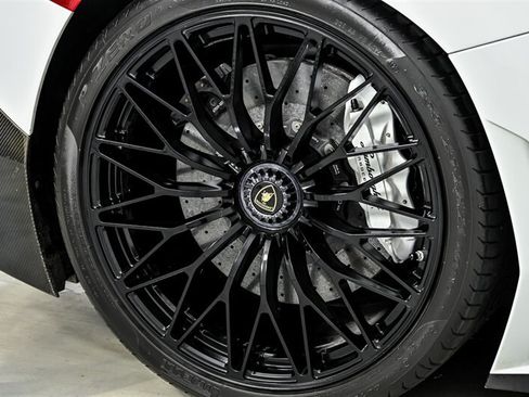 Used 2017 Lamborghini Aventador LP 750-4 Superveloce AWD/4WD image 33