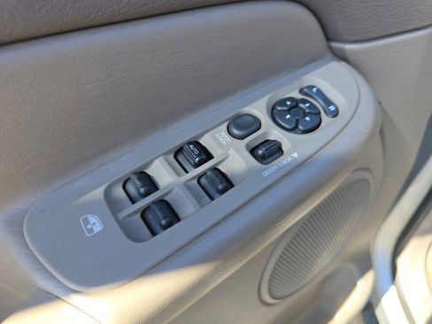 Used 2003 Dodge Ram 2500 Truck SLT image 24