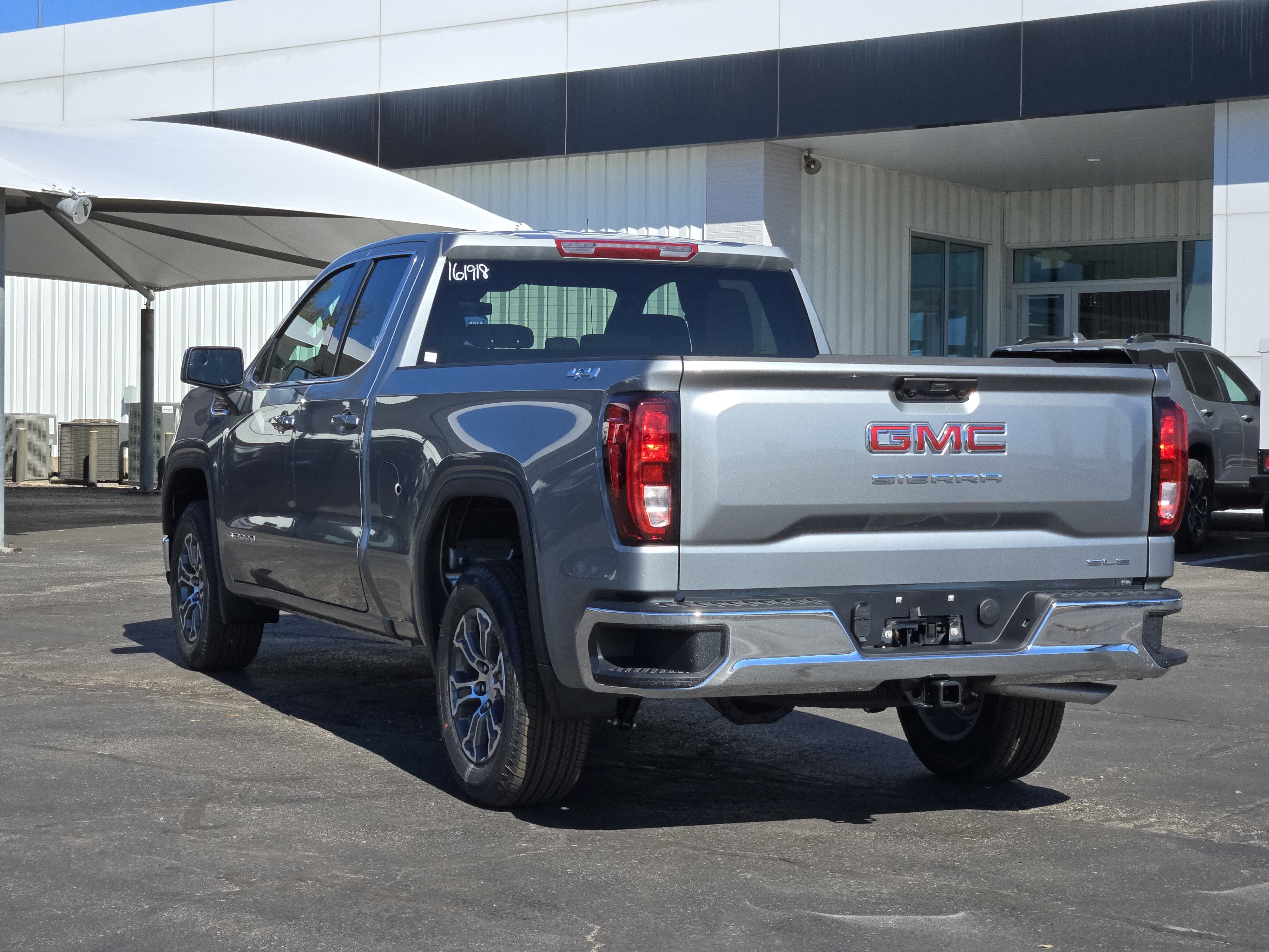 New 2026 GMC Sierra 1500 SLE AWD/4WD image 3