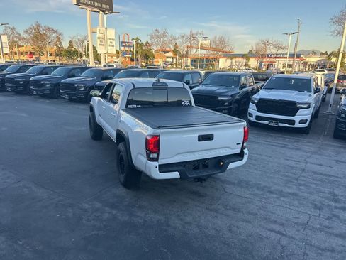 Used 2019 Toyota Tacoma TRD Off-Road image 6
