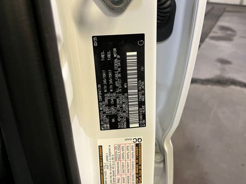 Used 2025 Toyota 4Runner SR5 image 28