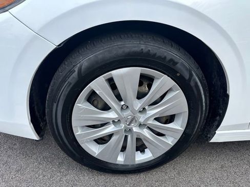 Used 2021 Nissan Sentra S image 33