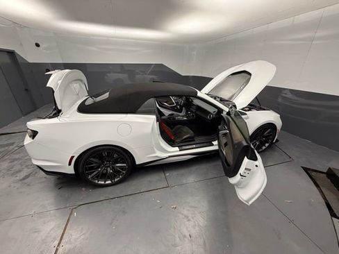 Used 2020 Chevrolet Camaro ZL1 image 28