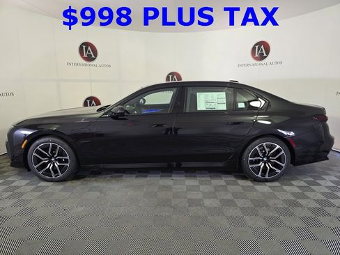 New 2025 BMW 750e xDrive image 6