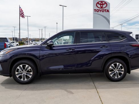 Certified 2025 Toyota Highlander XLE AWD/4WD image 5