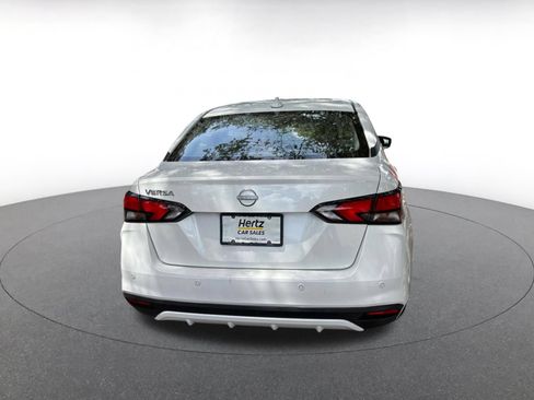 Used 2025 Nissan Versa SV FWD image 10